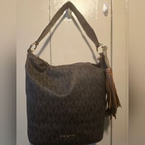 🎁MICHAEL KORS LARGE BUCKET SHOULDER BAG 💯AUTH